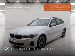 Weiß Gebraucht 2022 BMW 330e Sport Line Kombi | 30.301 € (Fairer Preis)