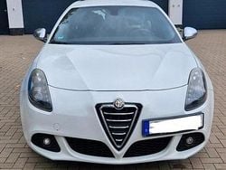 Weiß Gebraucht 2012 Alfa Romeo Giulietta Kleinwagen | 3.500 € (Guter Preis)