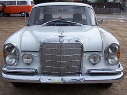 Weiß Gebraucht 1967 Mercedes 230 Limousine | 8.750 €
