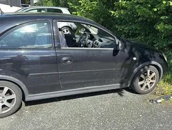 Schwarz Gebraucht 2006 Opel Corsa Kleinwagen | 1.000 € (Guter Preis)