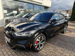 Schwarz Gebraucht 2022 Ford Mustang Mach-E Premium SUV | 29.950 € (Fairer Preis)