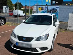 Weiß Gebraucht 2014 Seat Ibiza ST Kombi | 5.000 €