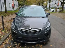 Grau Gebraucht 2016 Opel Zafira Tourer Business Van / Kleinbus | 13.200 € (Fairer Preis)