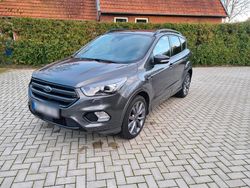 Grau Gebraucht 2019 Ford Kuga ST-Line SUV | 18.499 € (Fairer Preis)