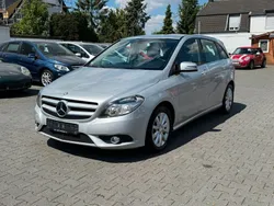 Silber Gebraucht 2013 Mercedes B200 Van / Kleinbus | 11.990 € (Fairer Preis)