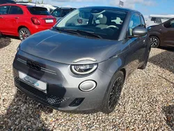 Grau Gebraucht 2023 Fiat 500e Kleinwagen | 20.700 € (Guter Preis)