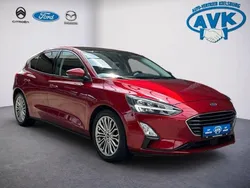 Rot Gebraucht 2019 Ford Focus Titanium Limousine | 18.990 € (Etwas zu teuer)