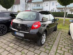 Schwarz Gebraucht 2006 Renault Clio II Authentique Limousine | 1.800 € (Etwas zu teuer)