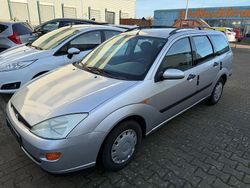 Silber Gebraucht 2000 Ford Focus Futura Kombi | 980 € (Guter Preis)