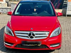 Rot Gebraucht 2013 Mercedes 200 Limousine | 5.400 €