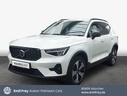 Weiß Gebraucht 2022 Volvo XC40 Plus SUV | 37.890 € (Fairer Preis)