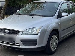 Grau Gebraucht 2007 Ford Focus Limousine | 4.800 € (Teuer)