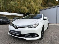 Weiß Gebraucht 2017 Toyota Auris Edition-S Limousine | 9.490 € (Fairer Preis)