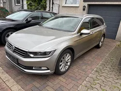 Grau Gebraucht 2016 VW Passat Highline Kombi | 10.900 € (Superpreis)