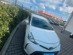 Weiß Gebraucht 2017 Toyota Prius+ Comfort Van / Kleinbus | 15.470 € (Teuer)