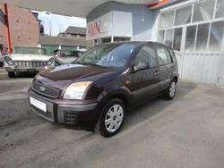 Bordeaux (metallic) Gebraucht 2010 Ford Fusion Viva Limousine | 4.999 € (Teuer)