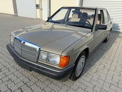 Beige Gebraucht 1989 Mercedes 190 Limousine | 11.970 €