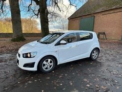 Weiß Gebraucht 2012 Chevrolet Aveo LT Kleinwagen | 3.900 € (Fairer Preis)