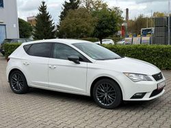 Weiß Gebraucht 2015 Seat Leon CONNECT Limousine | 7.990 € (Fairer Preis)