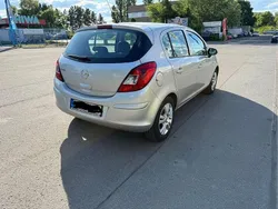 Silber Gebraucht 2010 Opel Corsa Limousine | 3.100 € (Fairer Preis)
