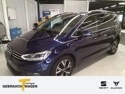 Blau Gebraucht 2023 VW Touran Highline Van / Kleinbus | 32.990 € (Fairer Preis)