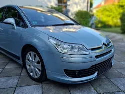 Blau Gebraucht 2005 Citroën C4 Exclusive Limousine | 3.350 € (Etwas zu teuer)
