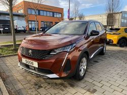 Braun Gebraucht 2022 Peugeot 5008 Allure Van / Kleinbus | 28.490 € (Fairer Preis)