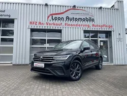 Deep black perleffekt (metallic) Gebraucht 2022 VW Tiguan Allspace Life SUV | 23.490 € (Guter Preis)
