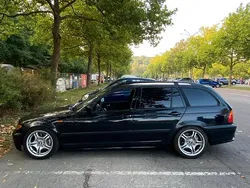 Schwarz Gebraucht 2004 BMW 320 Kombi | 4.300 €