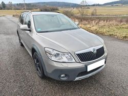 Grau Gebraucht 2013 Skoda Octavia Kombi | 8.500 € (Etwas zu teuer)