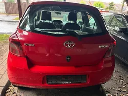 Rot Gebraucht 2008 Toyota Yaris Kleinwagen | 2.198 €