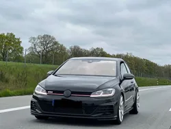 Schwarz Gebraucht 2018 VW Golf VII GTI Limousine | 18.500 € (Superpreis)