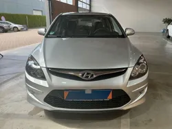 Silber Gebraucht 2012 Hyundai i30 Limousine | 6.400 € (Fairer Preis)