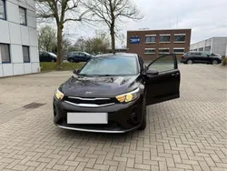 Braun Gebraucht 2017 Kia Stonic SUV | 10.880 €