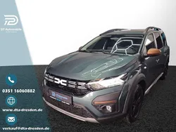 Grün Neu 2025 Dacia Jogger Extreme Limousine | 23.290 € (Fairer Preis)