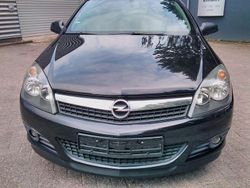 Schwarz Gebraucht 2009 Opel Astra GTC Coupé | 3.799 € (Etwas zu teuer)