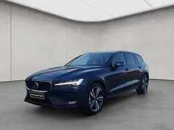 Blau Gebraucht 2024 Volvo V60 CC Plus Kombi | 43.749 € (Guter Preis)