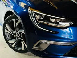 Stahlblau Gebraucht 2017 Renault Mégane GrandTour GT Kombi | 18.500 € (Etwas zu teuer)