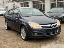 Grau Gebraucht 2009 Opel Astra Edition Limousine | 3.350 € (Fairer Preis)