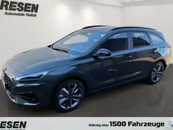 Grün (cypress green / mic) Neu 2025 Hyundai i30 Advantage Kombi | 23.990 € (Guter Preis)