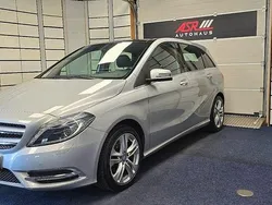 Silber Gebraucht 2014 Mercedes B200 Van / Kleinbus | 12.999 € (Fairer Preis)