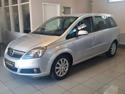 Silber Gebraucht 2007 Opel Zafira Catch Me Van / Kleinbus | 7.490 € (Teuer)