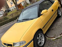 Gelb Gebraucht 1996 Opel Astra Cabriolet Cabrio | 1.300 €