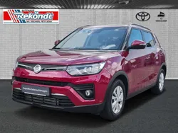 Cherry red Gebraucht 2021 Ssangyong Tivoli Quartz Kleinwagen | 15.990 € (Fairer Preis)