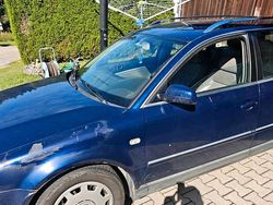 Blau Gebraucht 2001 VW Passat Kombi | 500 € (Superpreis)