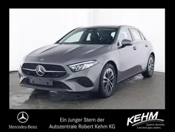 Grau Gebraucht 2024 Mercedes A200 Progressive Kleinwagen | 28.790 € (Guter Preis)