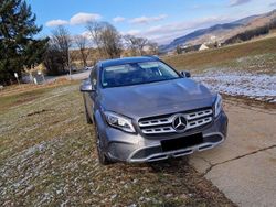 Grau Gebraucht 2018 Mercedes GLA200 Urban SUV | 21.990 € (Fairer Preis)
