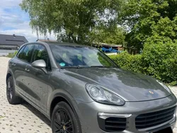 Grau Gebraucht 2015 Porsche Cayenne SUV | 26.500 € (Guter Preis)