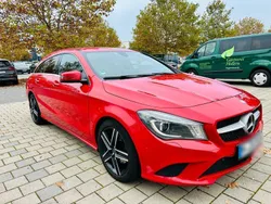Rot Gebraucht 2016 Mercedes CLA200 Shooting Brake Kombi | 9.600 €