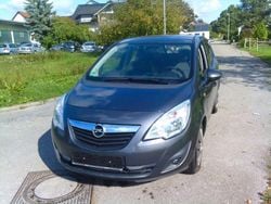 Grau Gebraucht 2011 Opel Meriva Edition Van / Kleinbus | 5.999 € (Guter Preis)